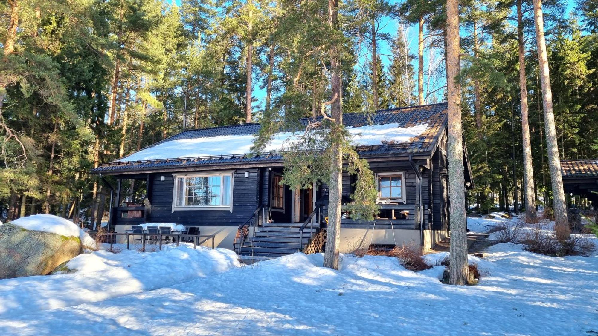 Villa Skitunaes Pyhtaa Екстериор снимка
