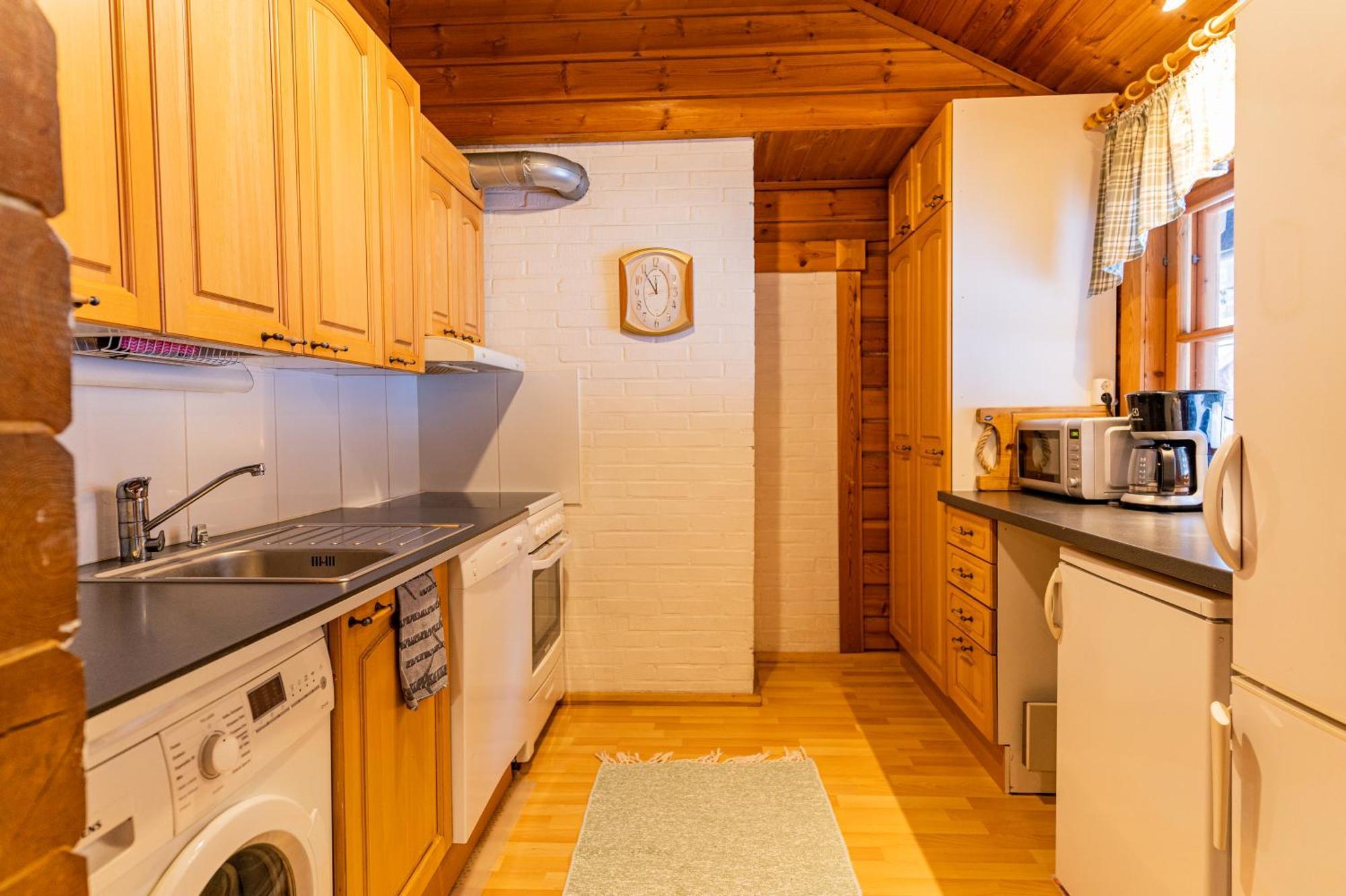 Villa Skitunaes Pyhtaa Екстериор снимка